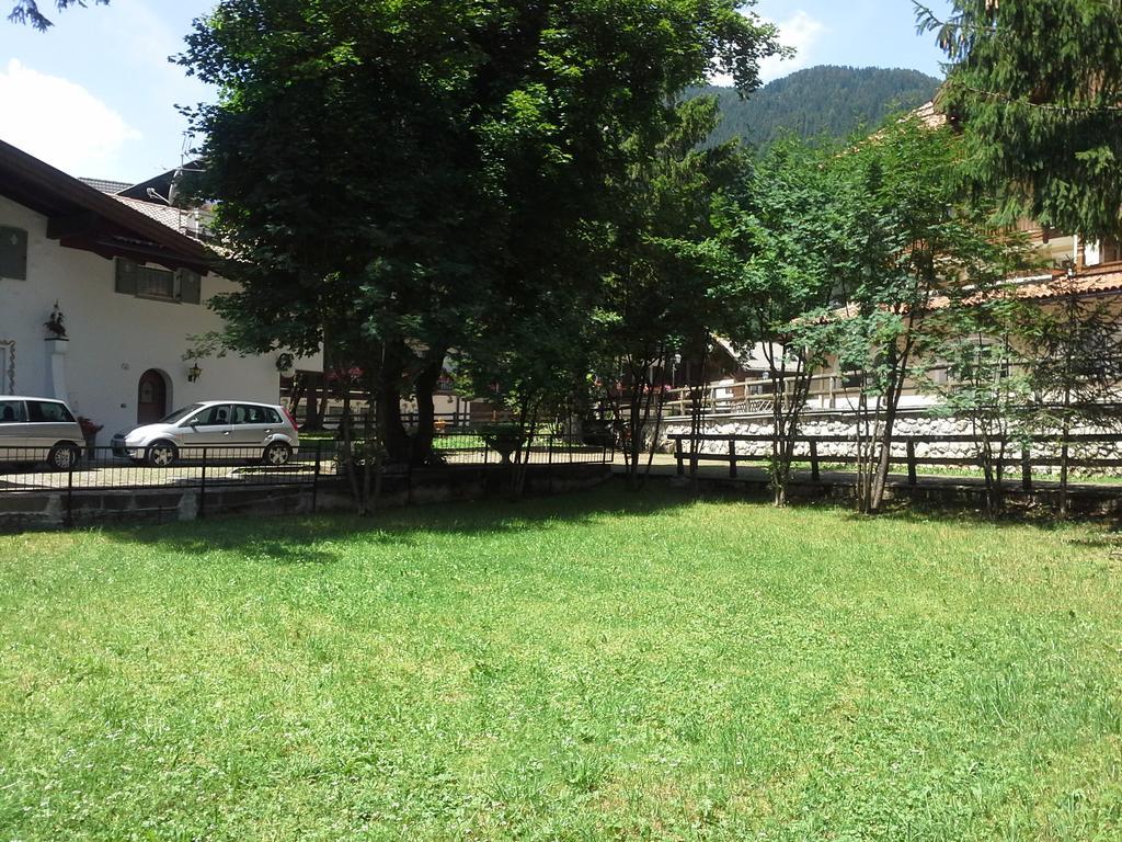 Appartamento Niki Campitello Campitello di Fassa Kamer foto