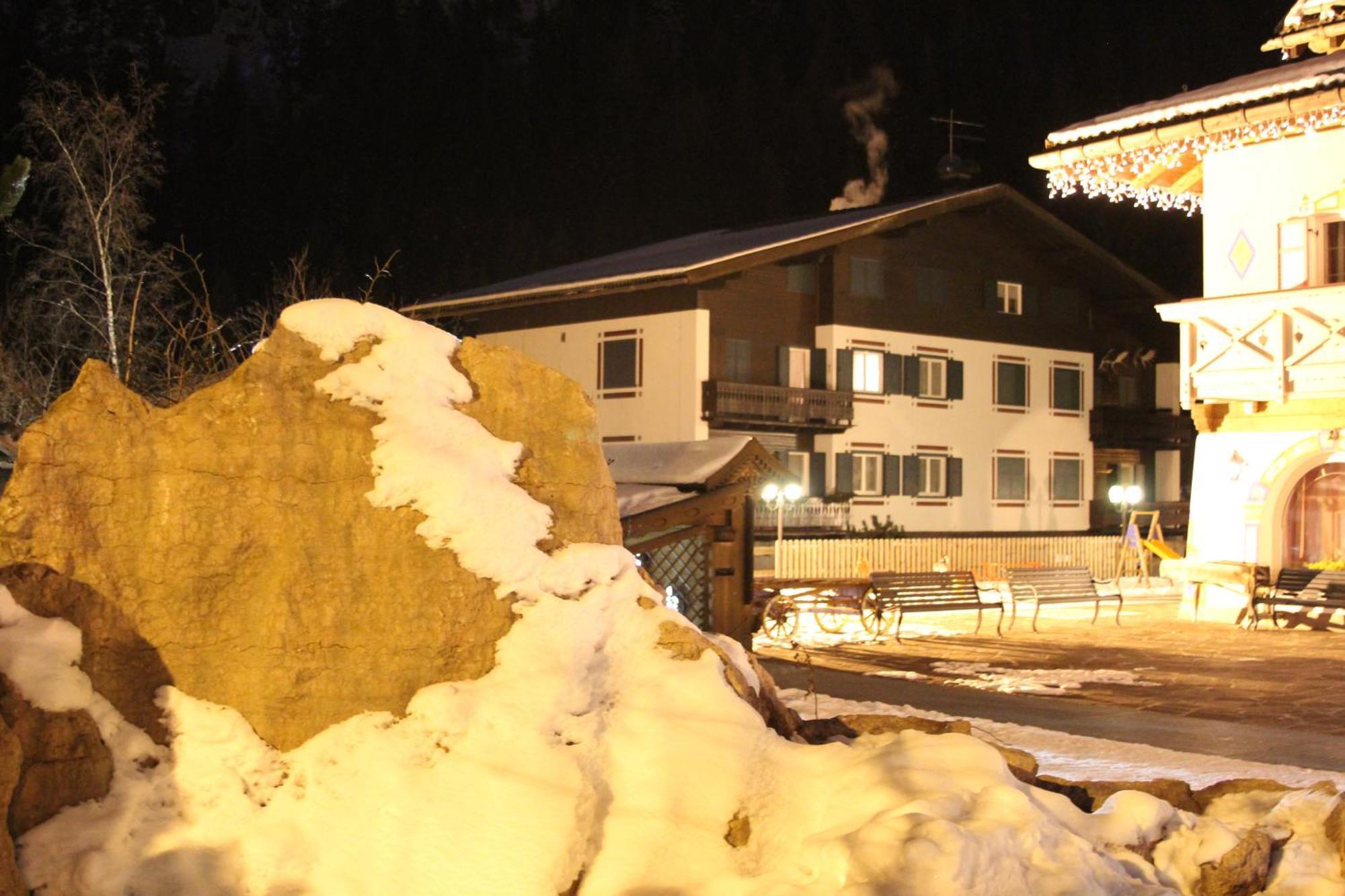 Appartamento Niki Campitello Campitello di Fassa Buitenkant foto