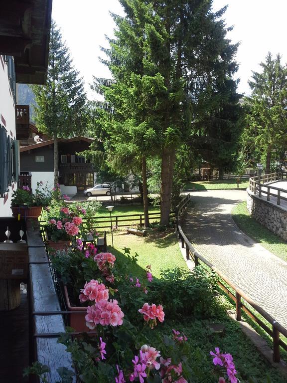 Appartamento Niki Campitello Campitello di Fassa Buitenkant foto
